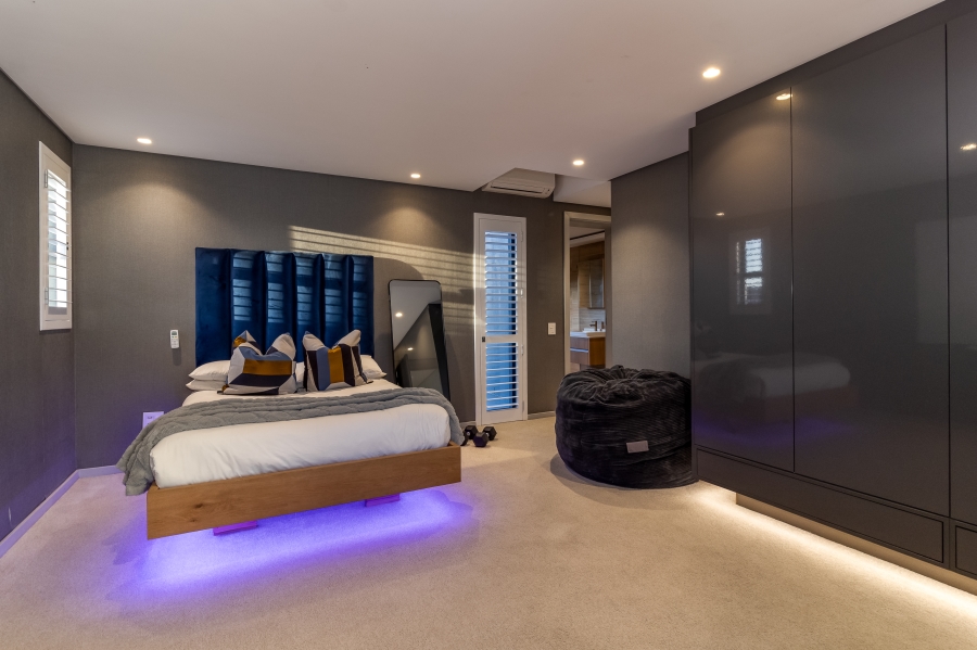 5 Bedroom Property for Sale in Pearl Valley at Val de Vie Western Cape